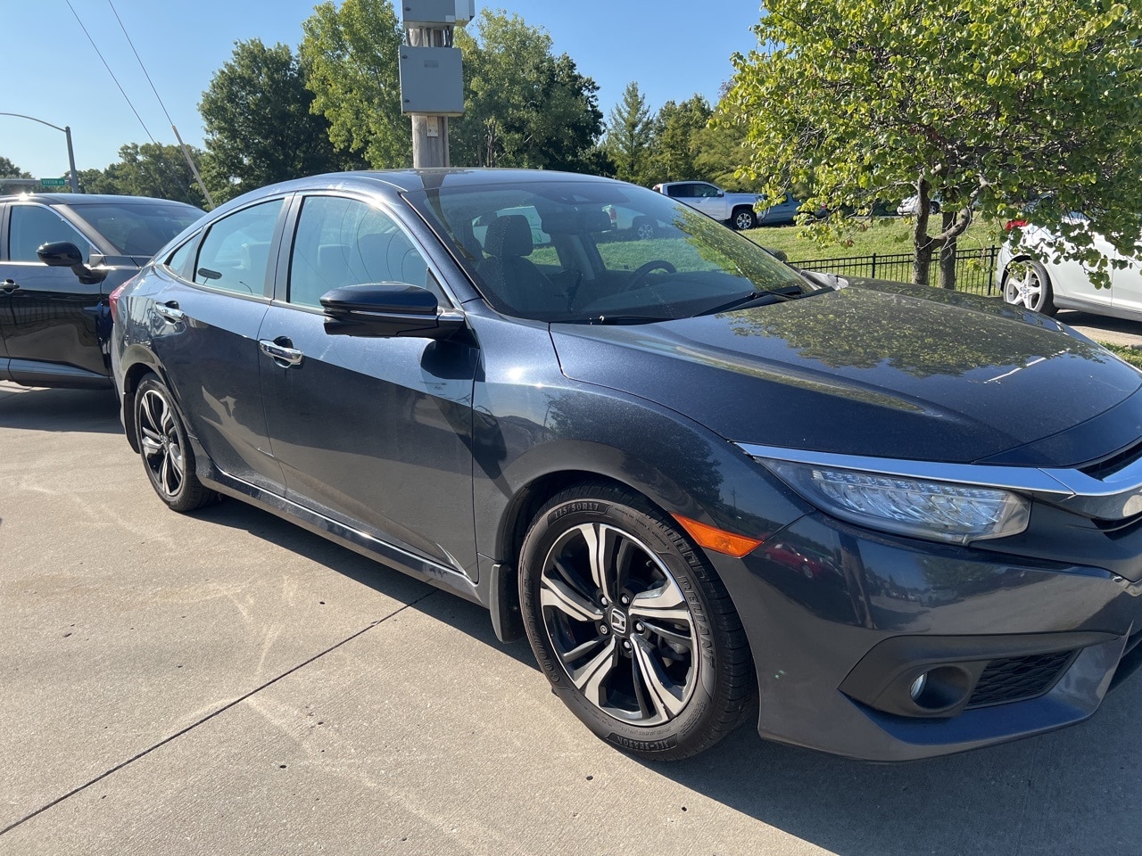 Used 2017 Honda Civic Touring with VIN 19XFC1F91HE026803 for sale in Kansas City