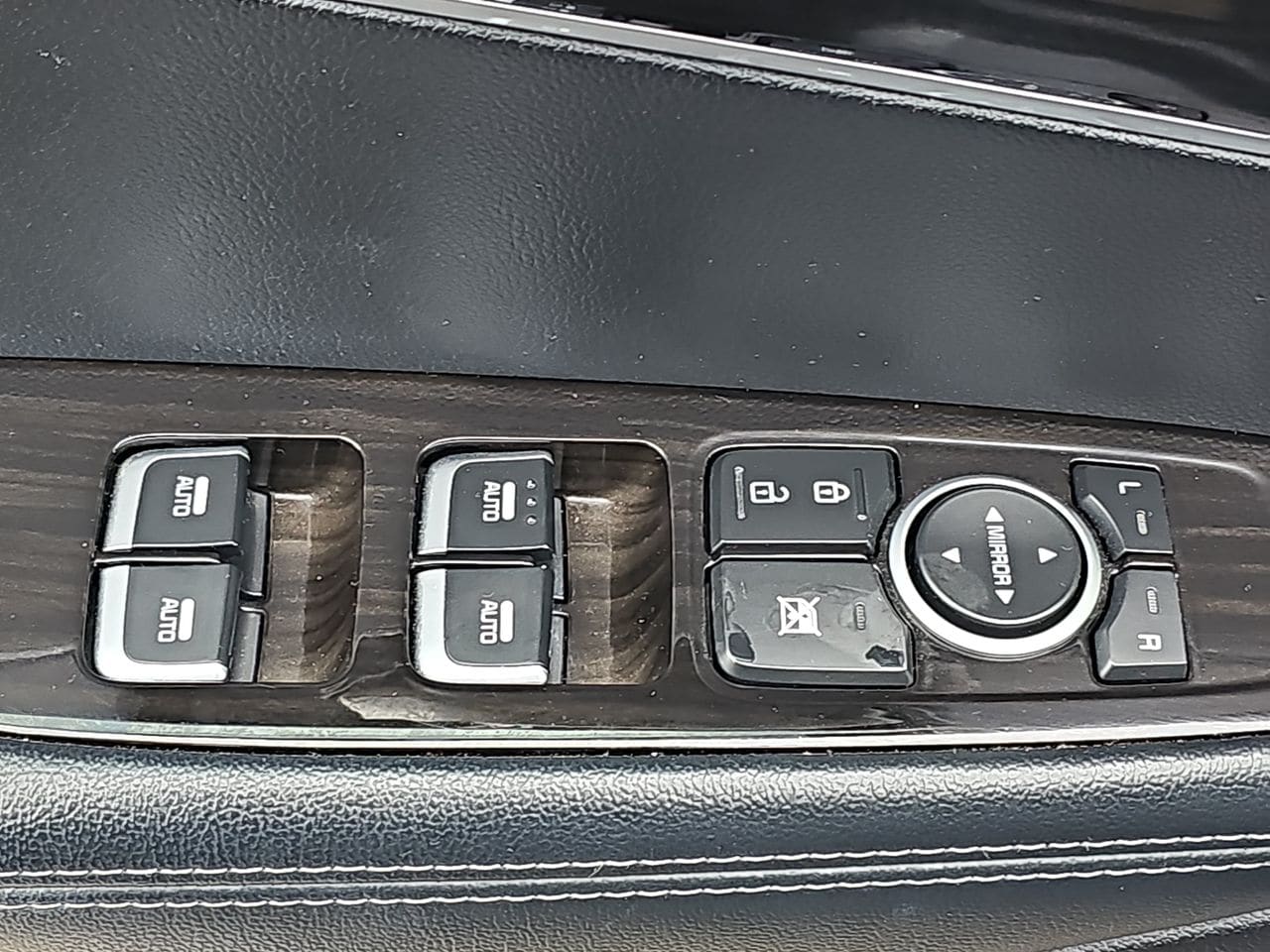 Used 2020 Gravity Gray Kia LX image 33