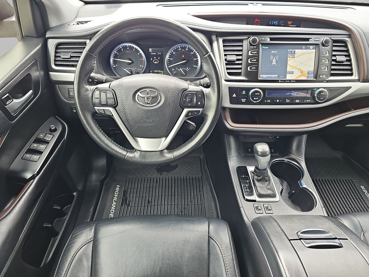 Used 2017 Salsa Red Pearl Toyota XLE image 22