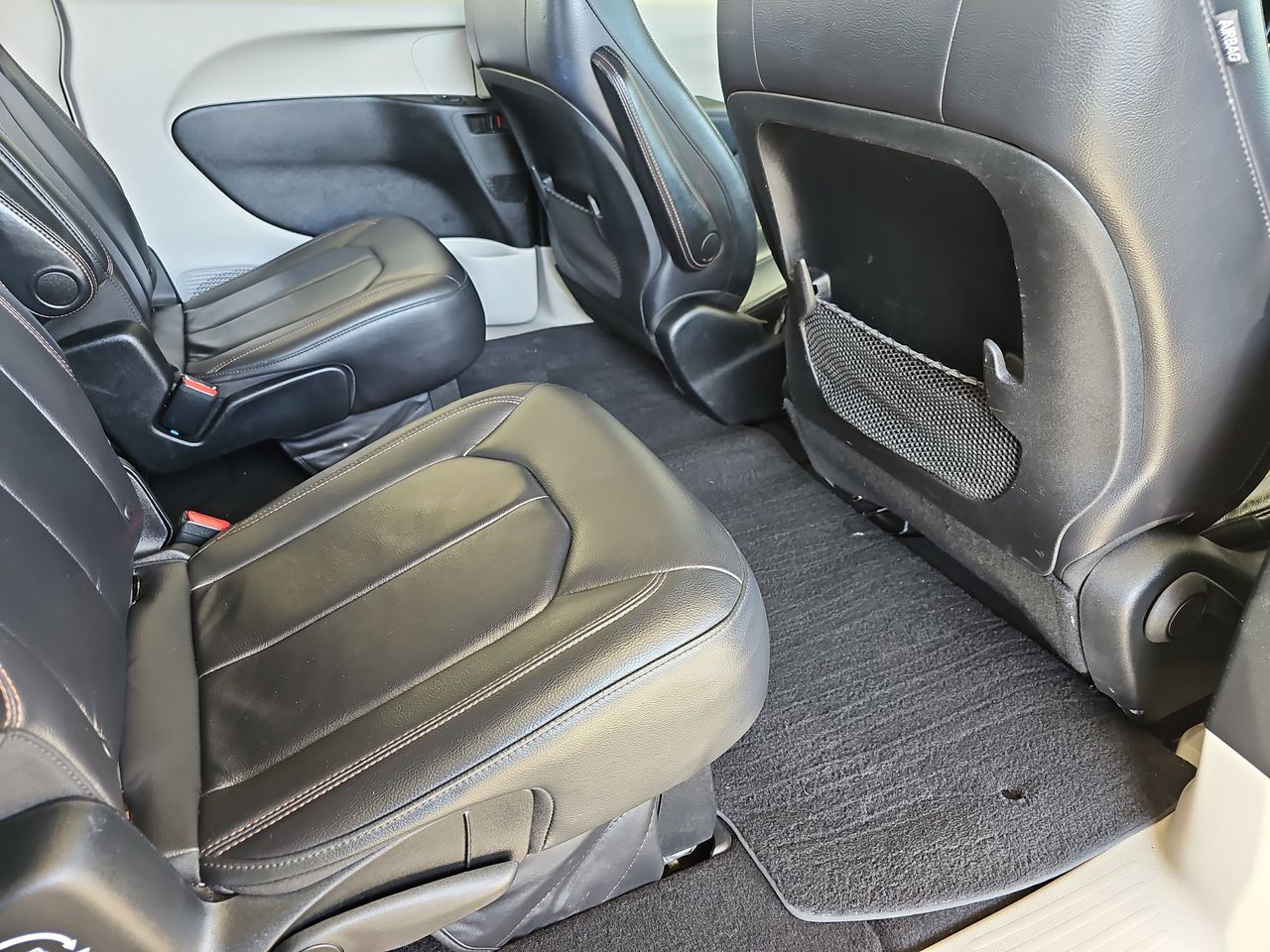 Used 2017 Dark Cordovan Pearlcoat Chrysler Touring L image 14