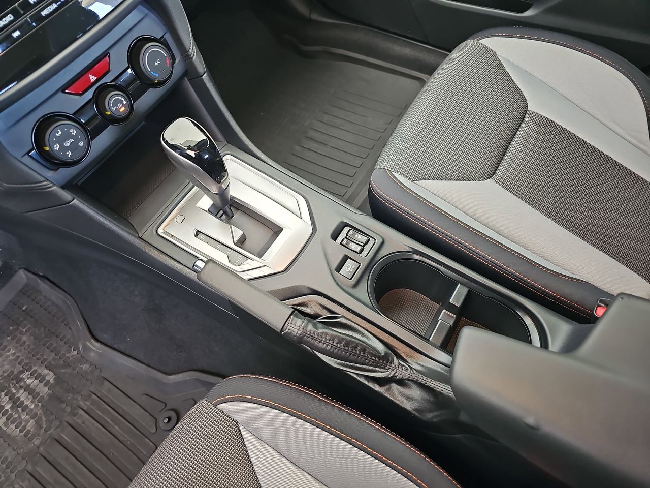 Used 2018 Dark Gray Metallic Subaru 2.0i Premium image 29