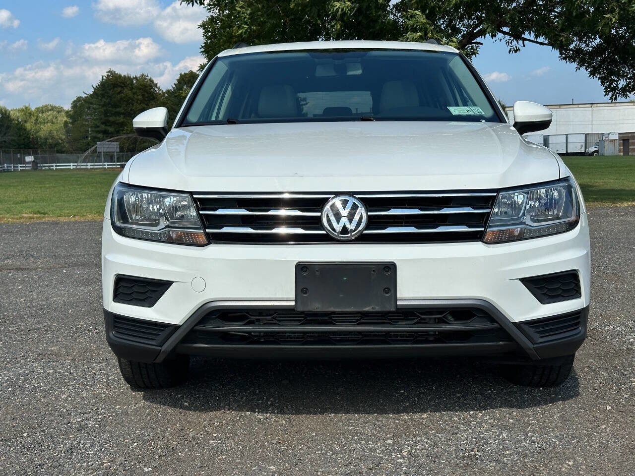 2020 Volkswagen Tiguan SE photo 3