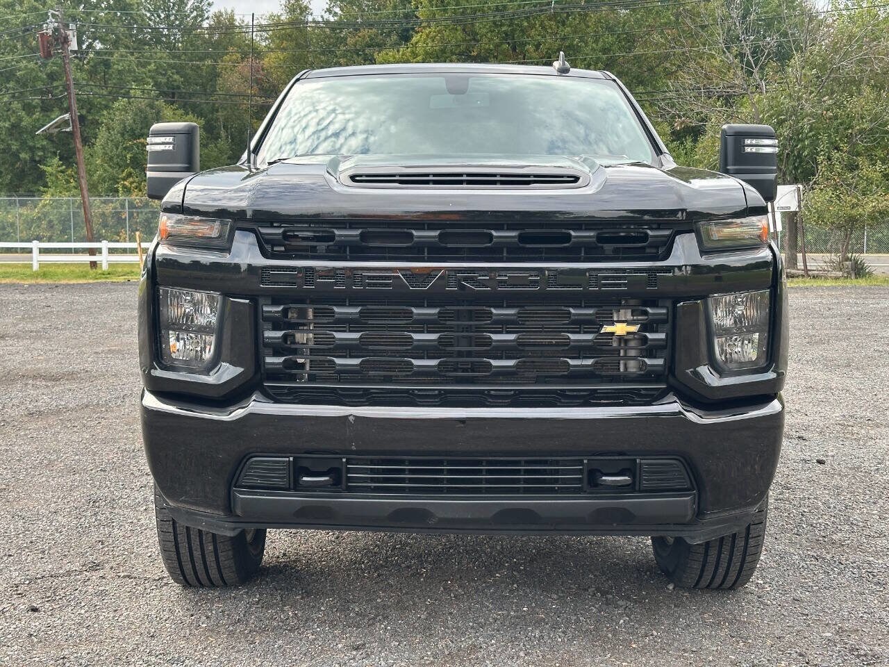 2022 Chevrolet Silverado Custom photo 3