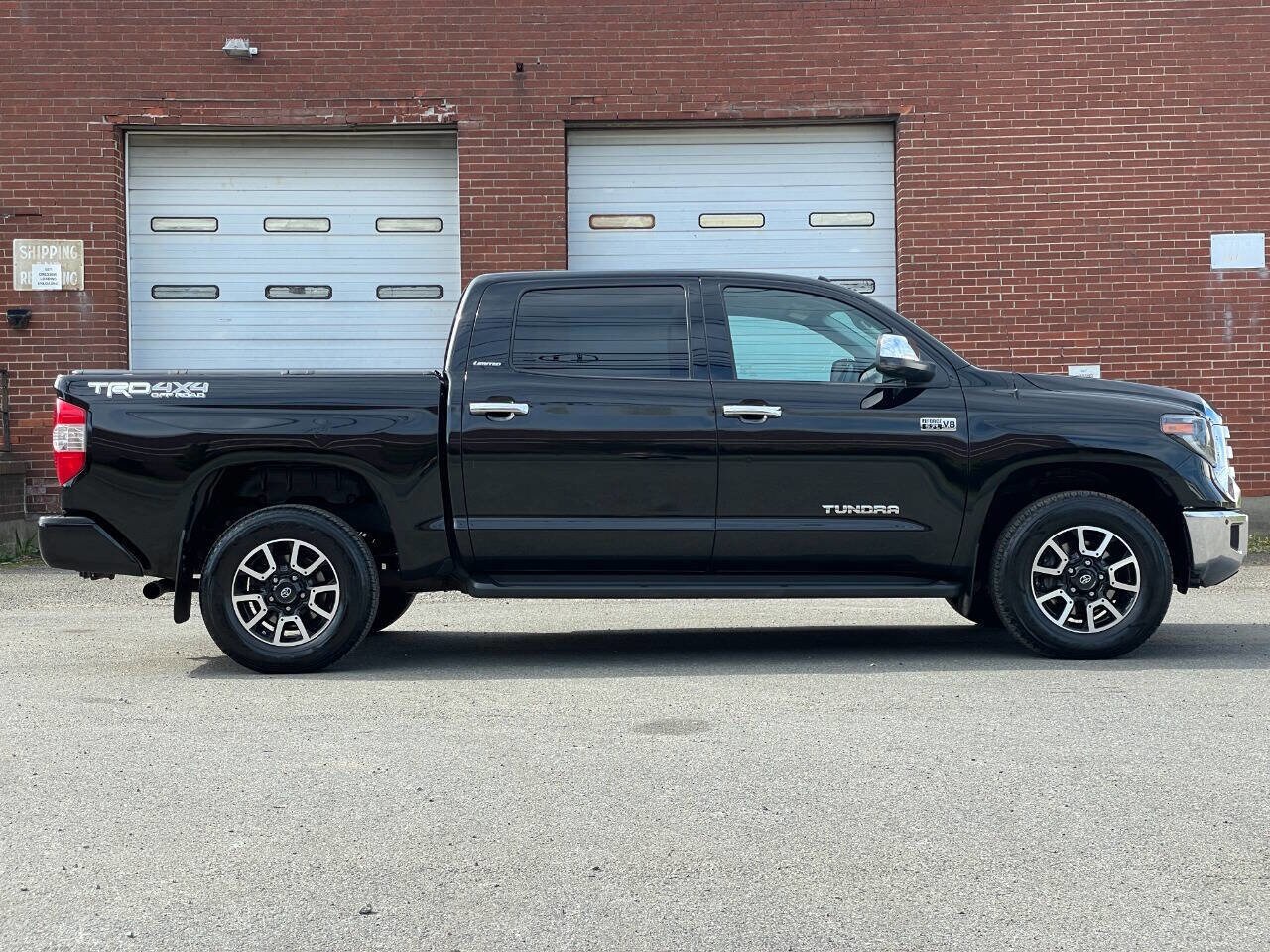 2019 Toyota Tundra Limited CrewMax photo 4