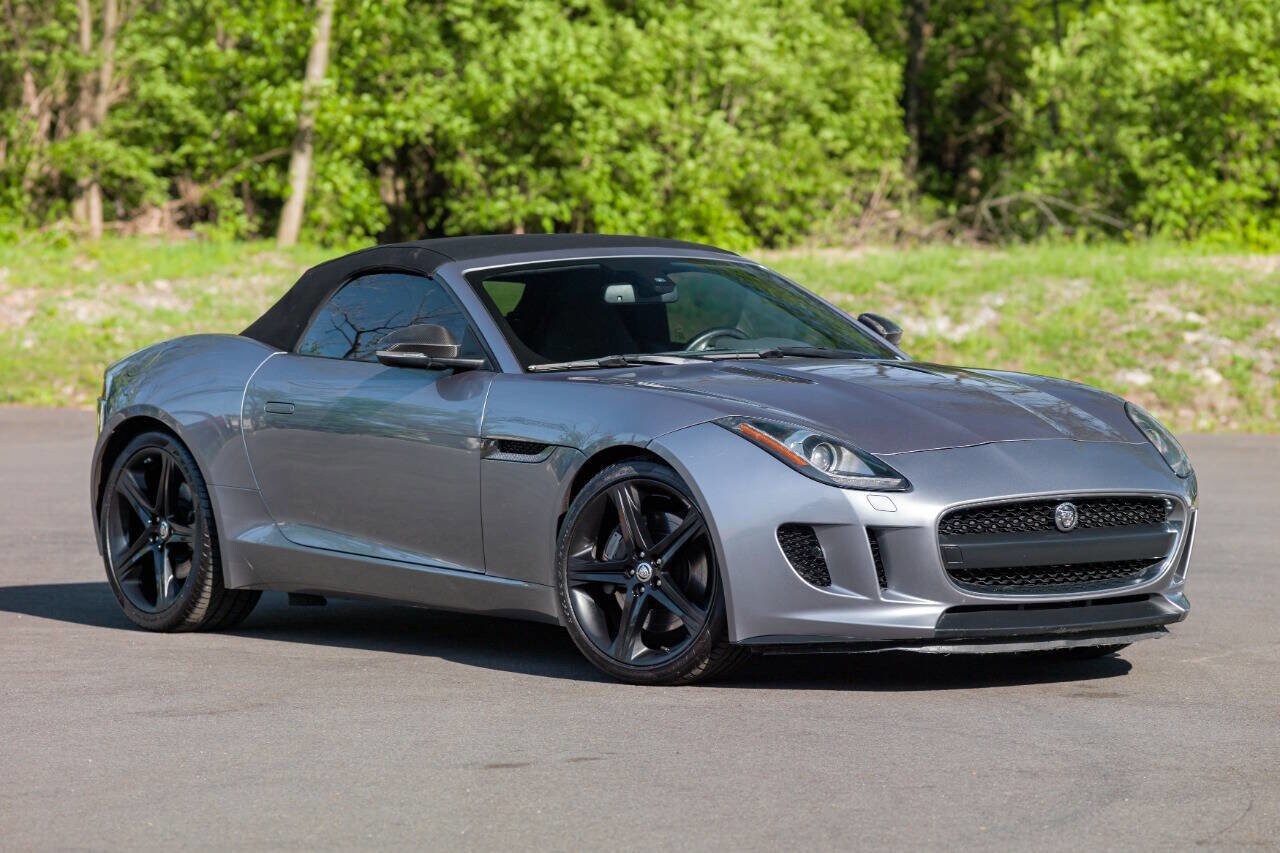 2014 Jaguar F-TYPE Base photo 2