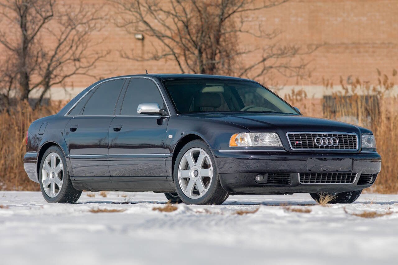 2002 Audi S8 photo 3