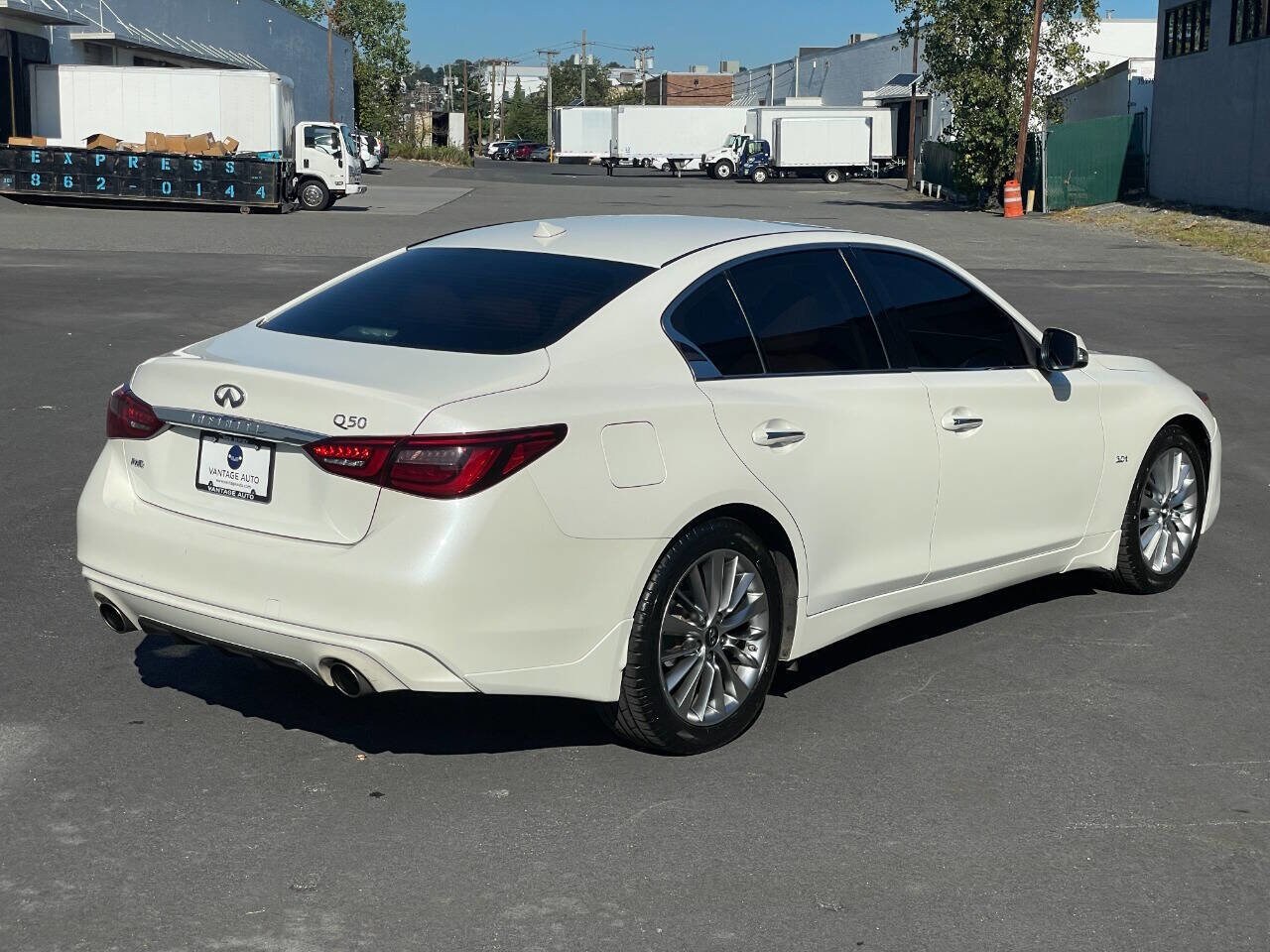 2018 Infiniti Q50 3.0t LUXE photo 4