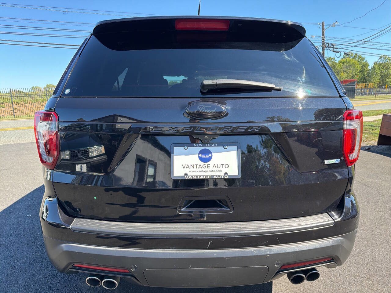 2019 Ford Explorer Sport photo 3