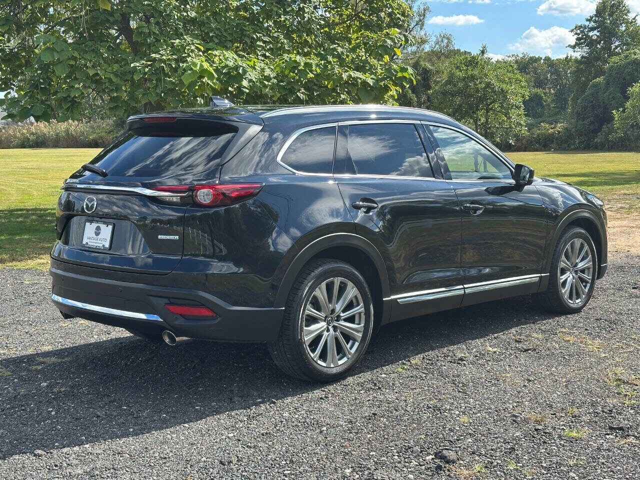 2023 Mazda CX-9 Signature photo 2
