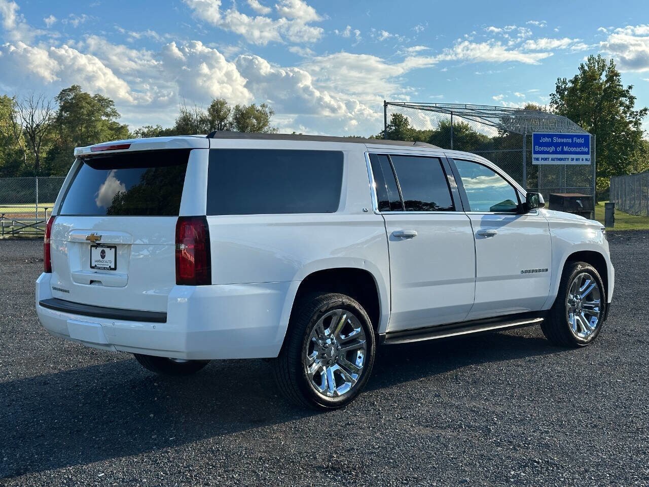 2020 Chevrolet Suburban LT photo 4