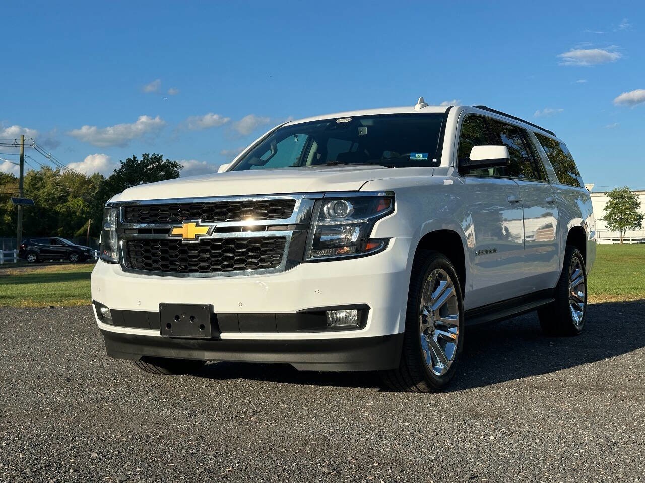 2020 Chevrolet Suburban LT photo 2