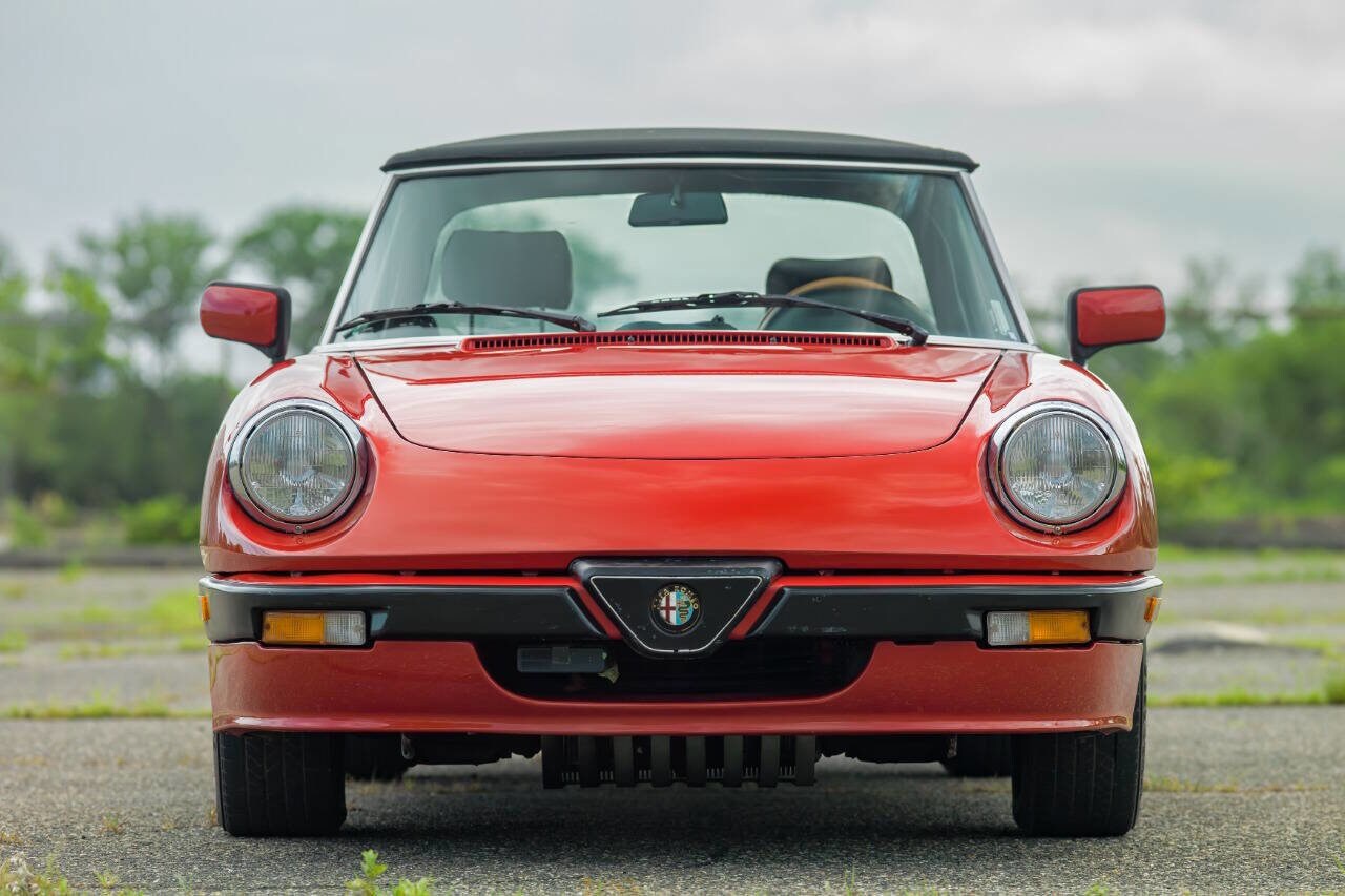 1989 Alfa Romeo Spider QUADRIFOGLIO photo 3