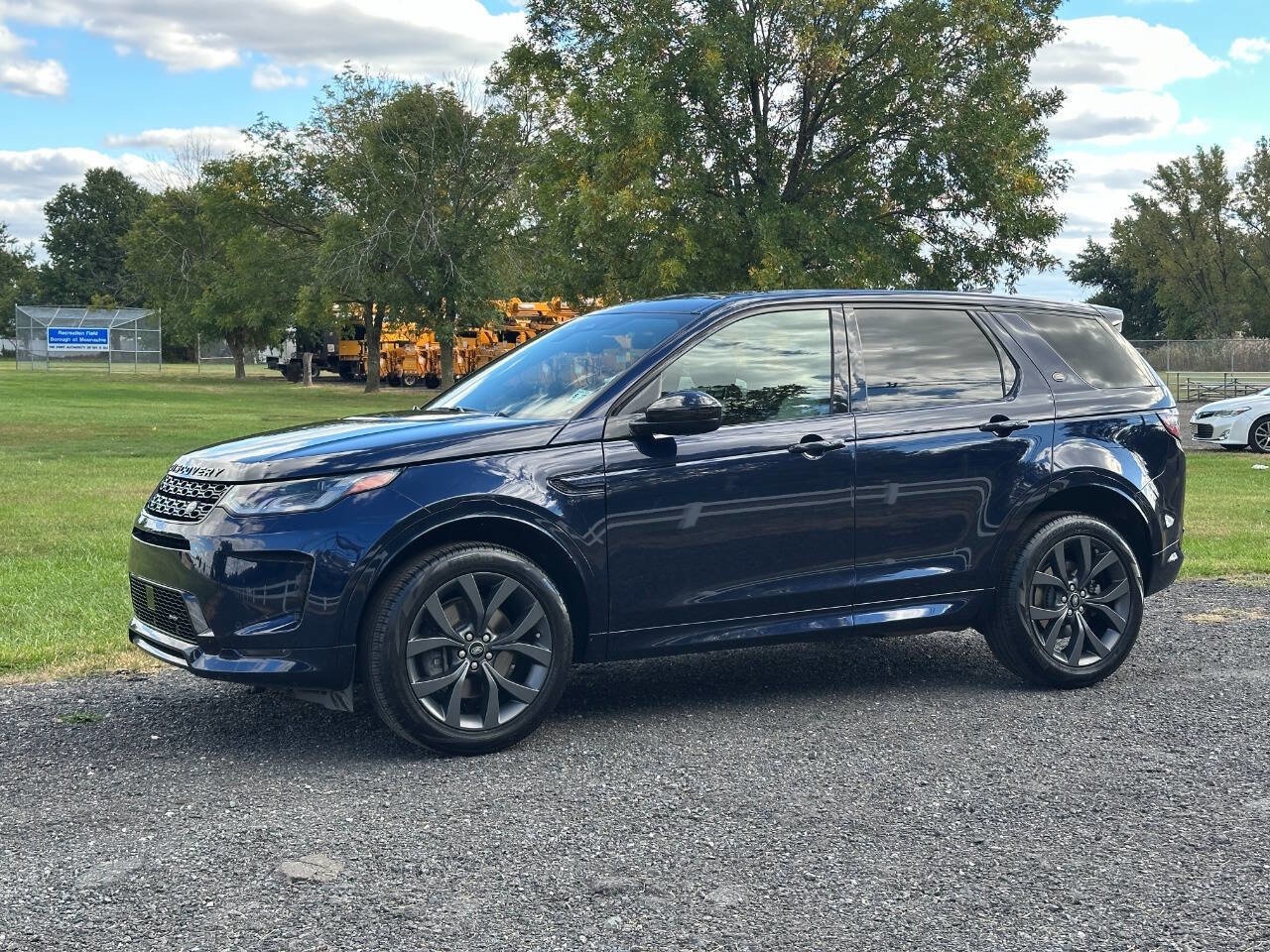 2023 Land Rover Discovery Sport SE R-Dynamic photo 2