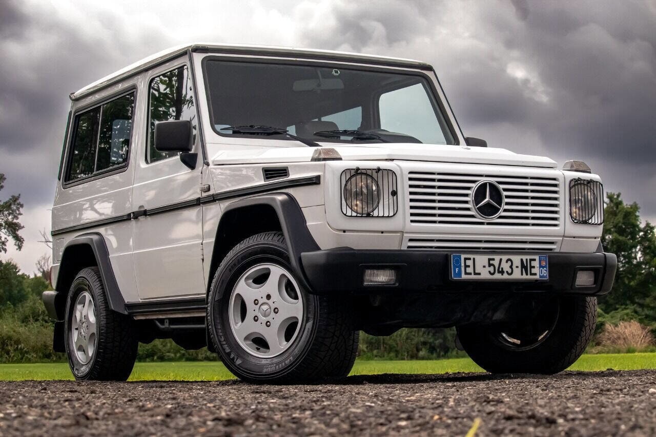 特価 ベンツ Gクラス LEGEND THE G-CLASS FROM1979 maxresdefault.jpg