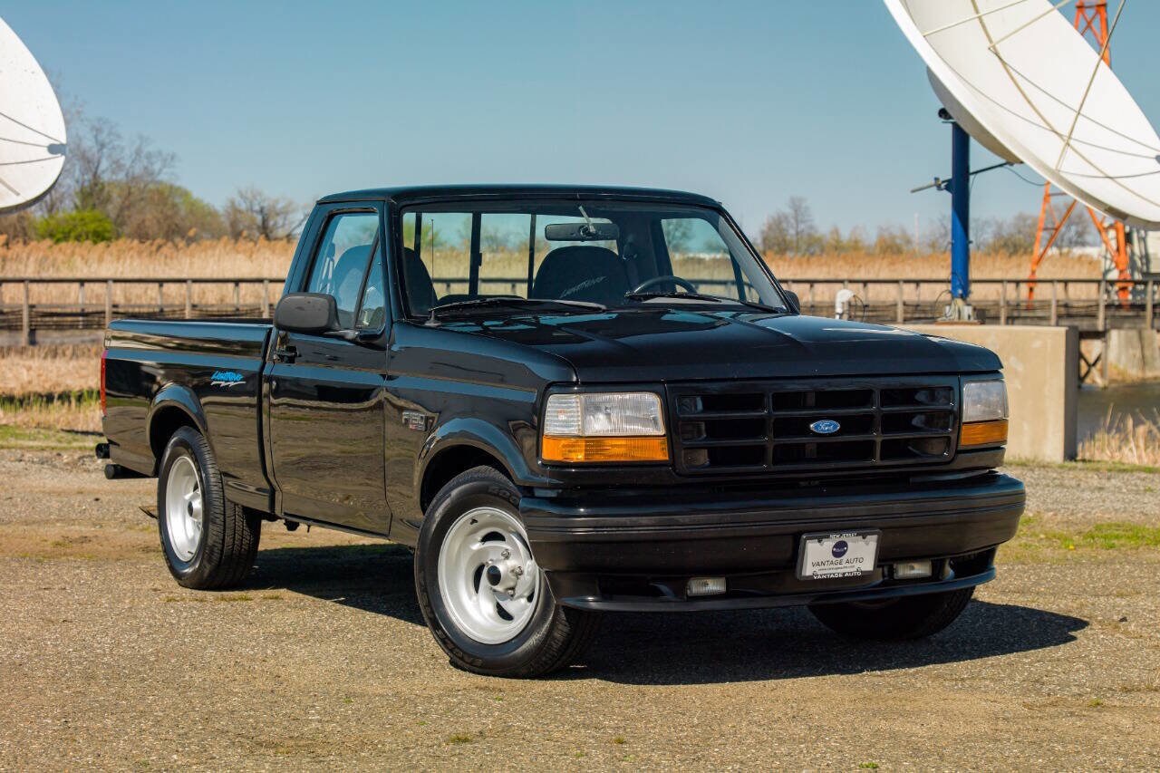 1994 Ford F-150 SVT Lightning photo 2