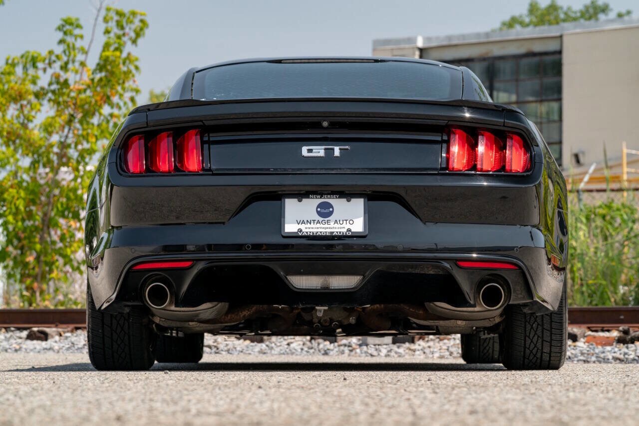 2015 Ford Mustang GT Premium photo 4