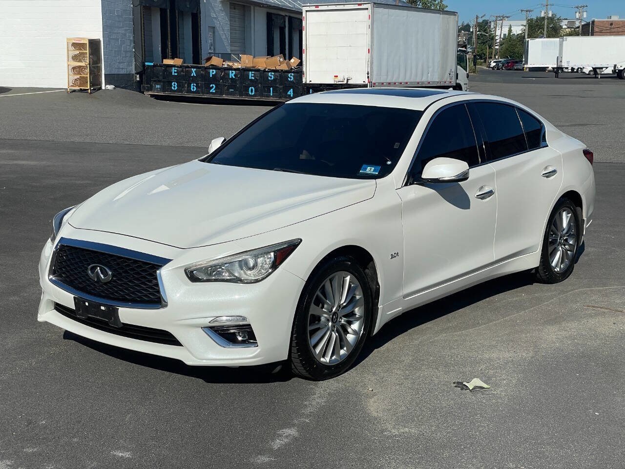 2018 Infiniti Q50 3.0t LUXE photo 2
