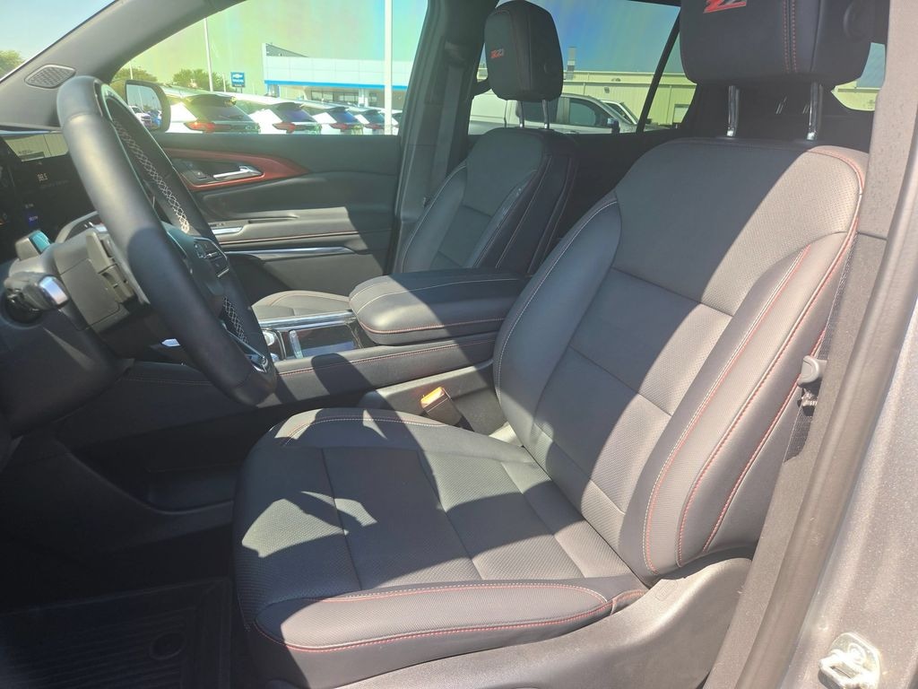 Used 2025 Chevrolet Traverse Z71 SUV