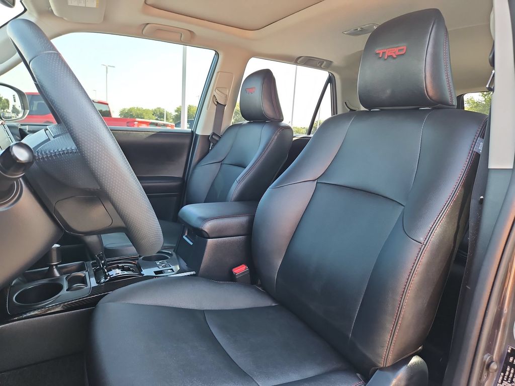 2021 Toyota 4Runner Venture - Photo 13