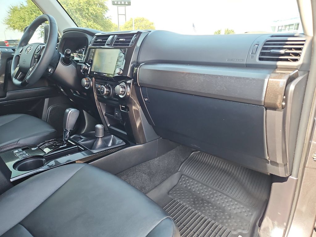 2021 Toyota 4Runner Venture - Photo 30
