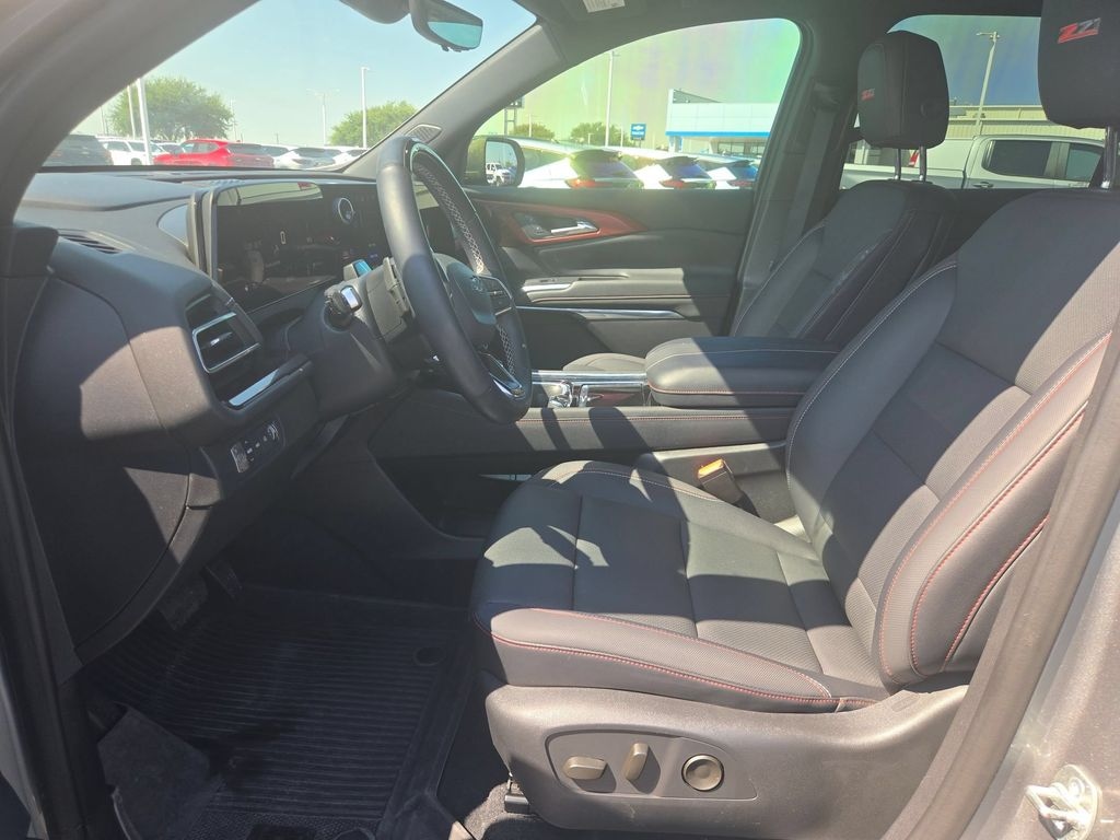 Used 2025 Chevrolet Traverse Z71 SUV