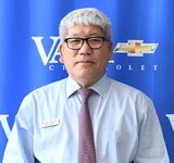Staff member Jin Kong from ID_22a6b1
