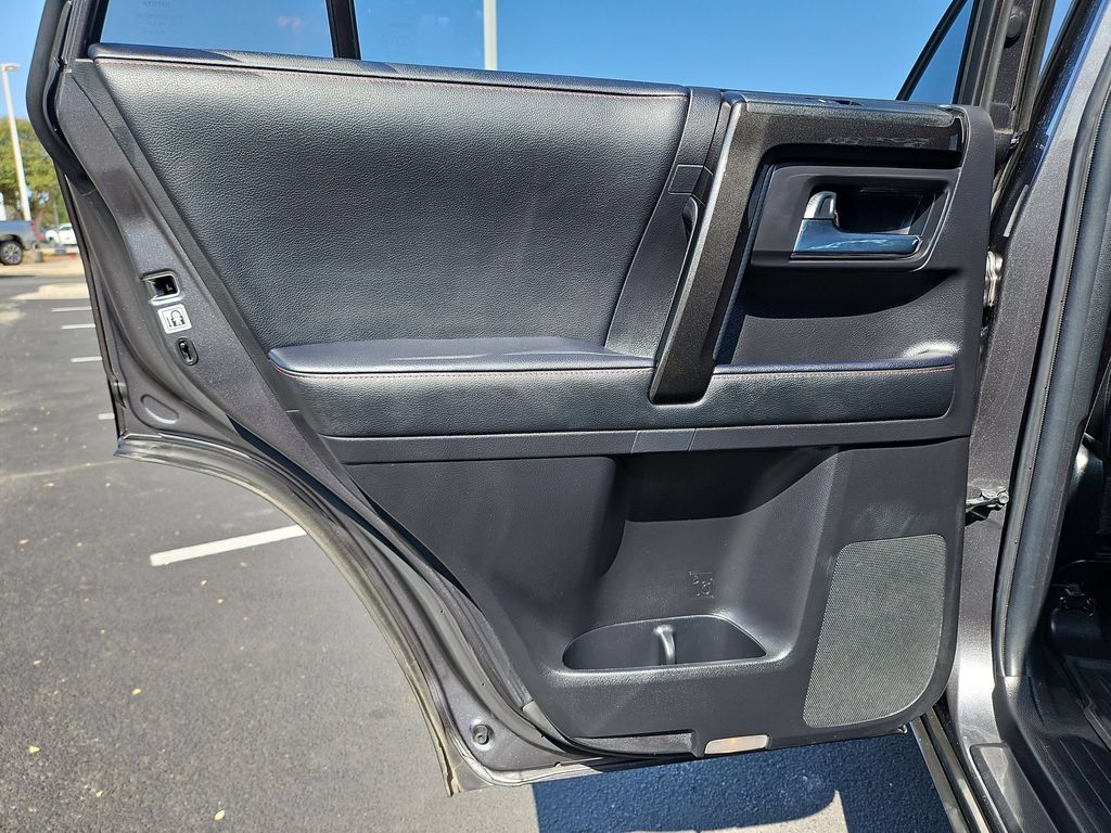 2021 Toyota 4Runner Venture - Photo 15