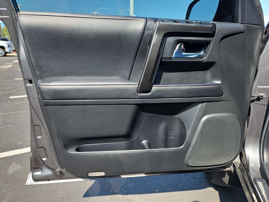 2021 Toyota 4Runner Venture - Photo 11