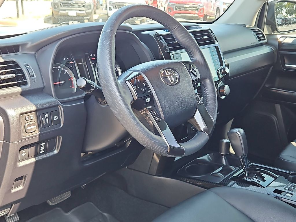 2021 Toyota 4Runner Venture - Photo 10
