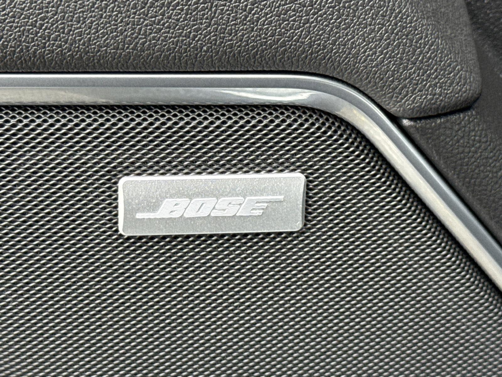 2025 Chevrolet Silverado 1500 LTZ - Photo 19
