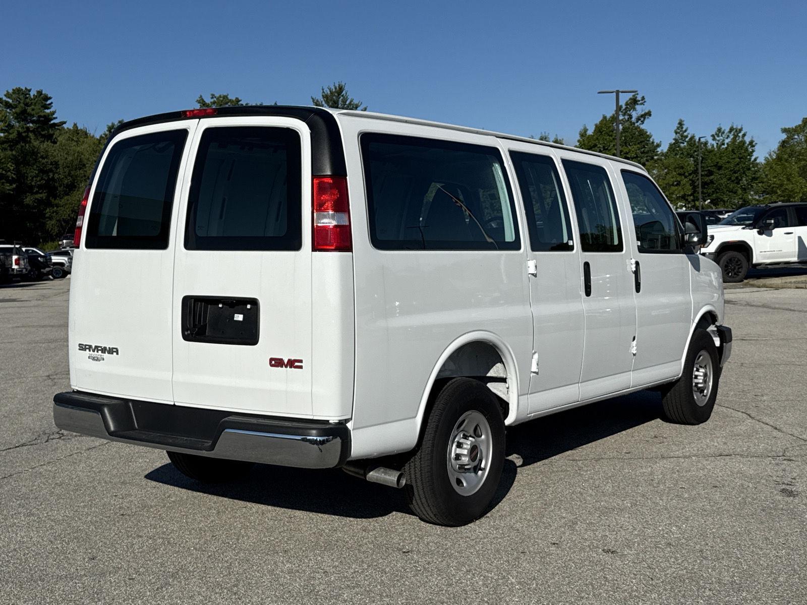 2025 GMC Savana Cargo Work Van - Photo 10