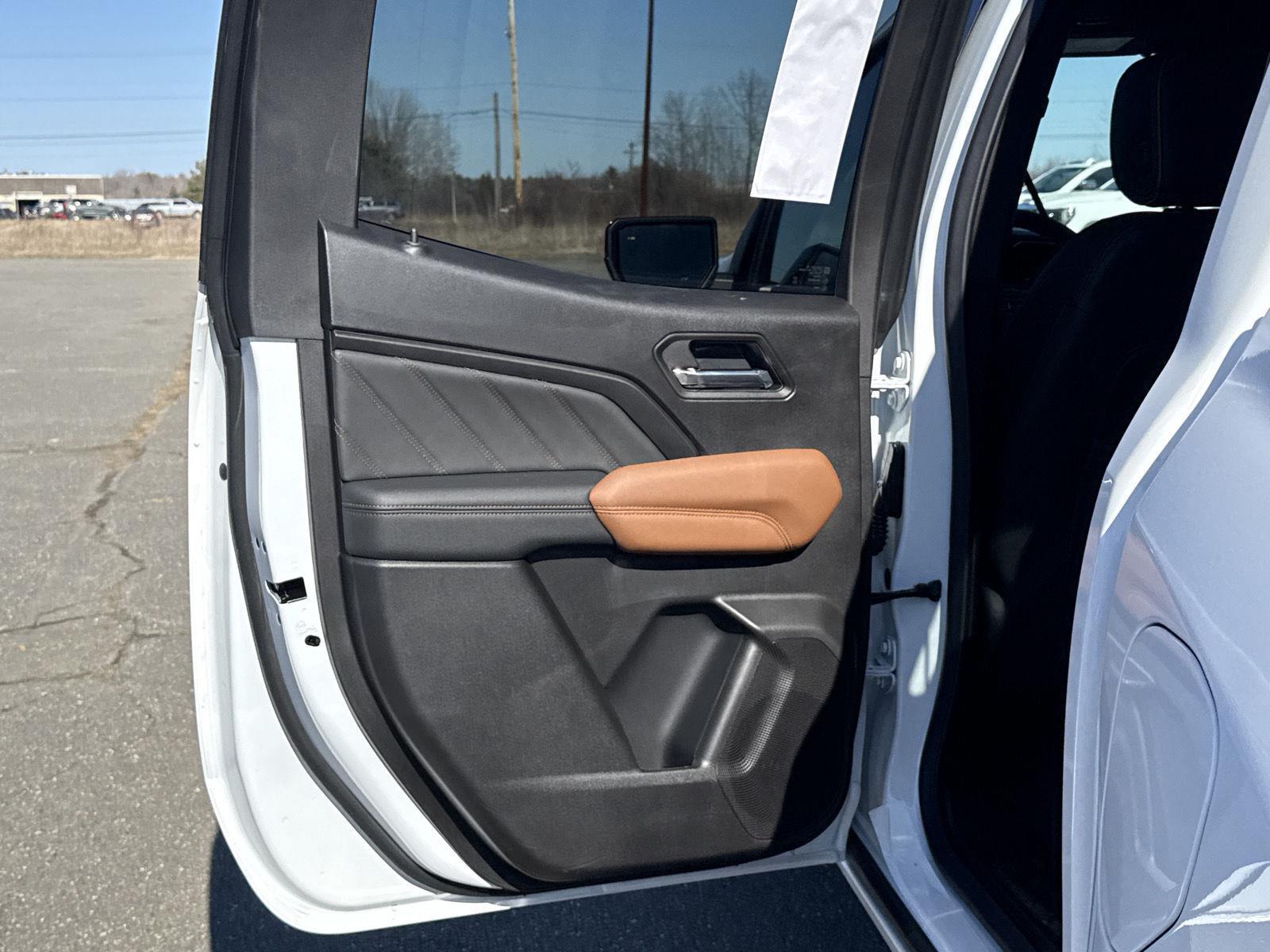 2026 GMC Canyon AT4 - Photo 16