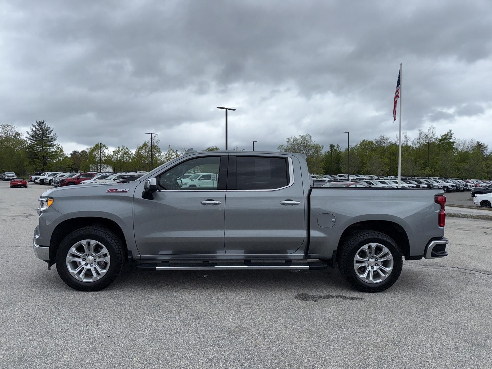2025 Chevrolet Silverado 1500 LTZ - Photo 11