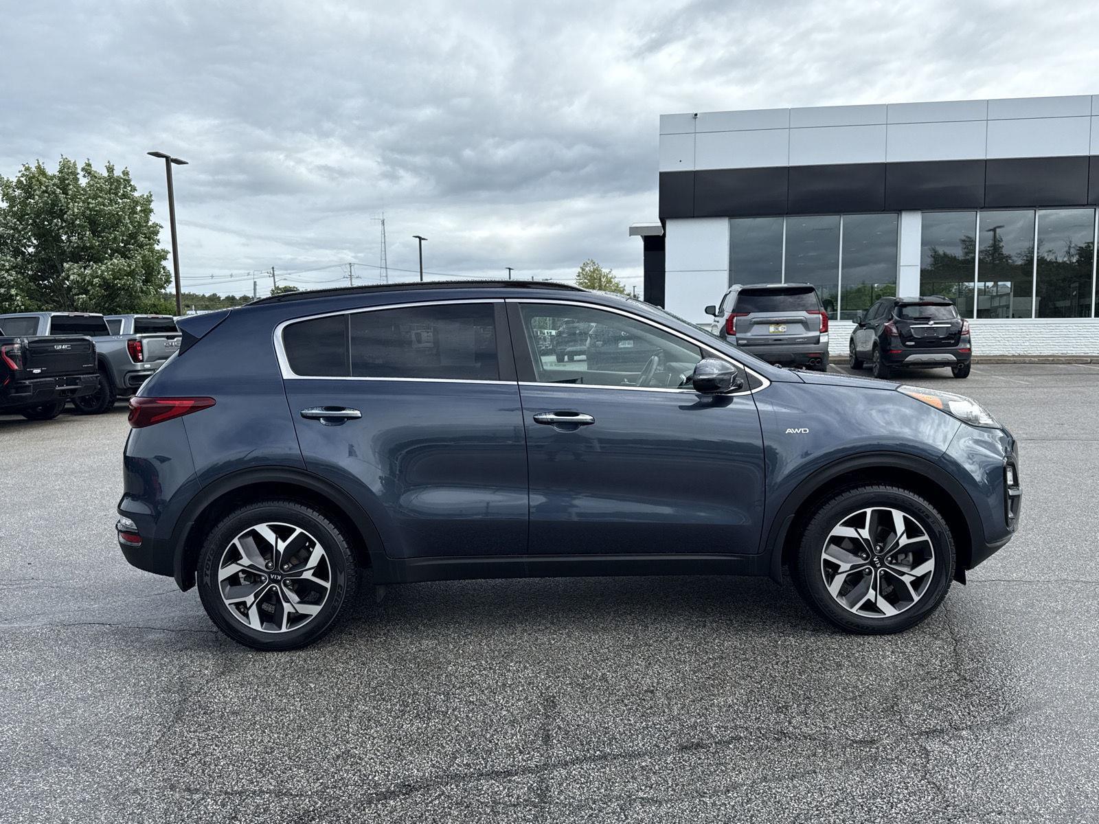 2022 Kia Sportage EX photo 4