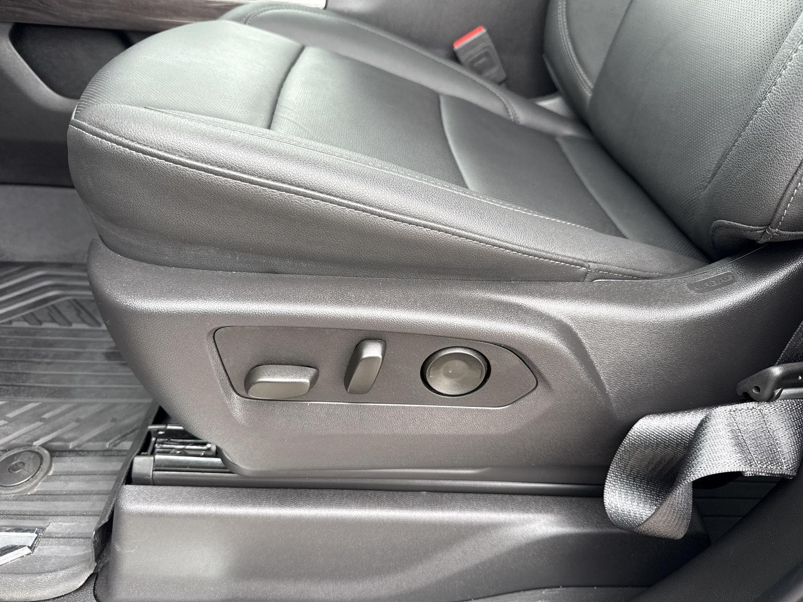 2025 Chevrolet Silverado 1500 LTZ - Photo 17
