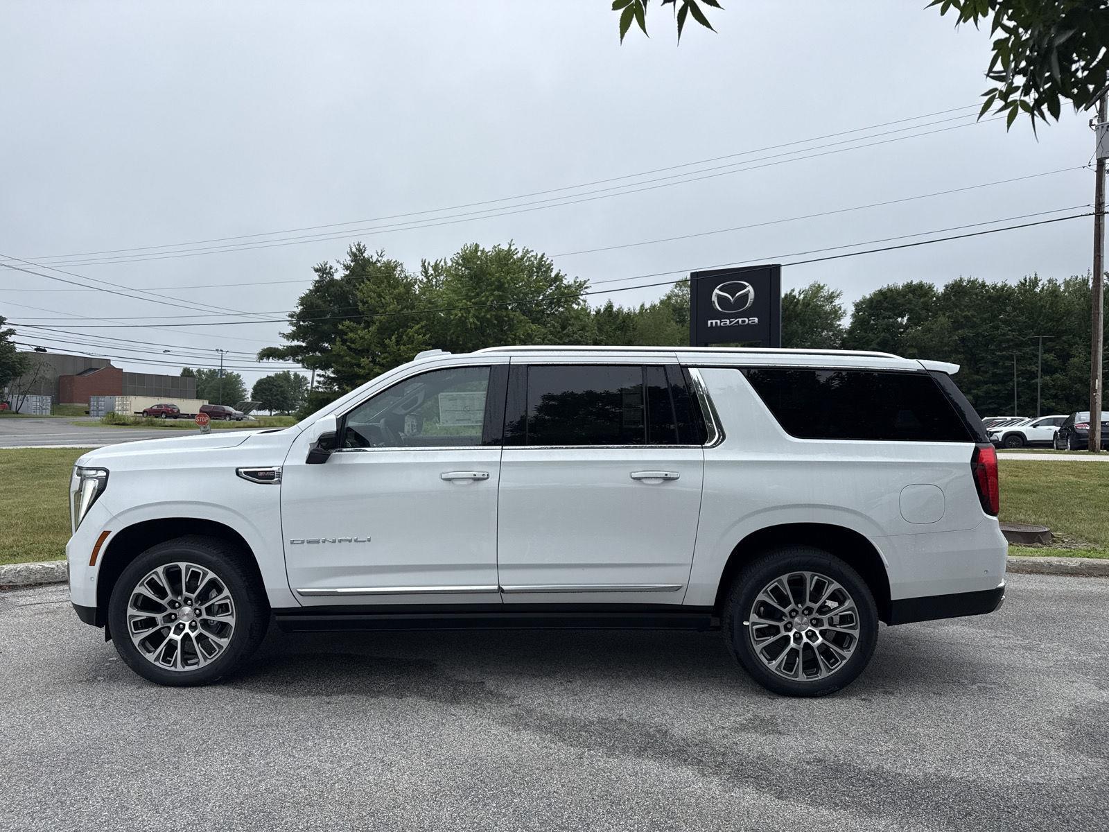 2026 GMC Yukon XL Denali - Photo 13