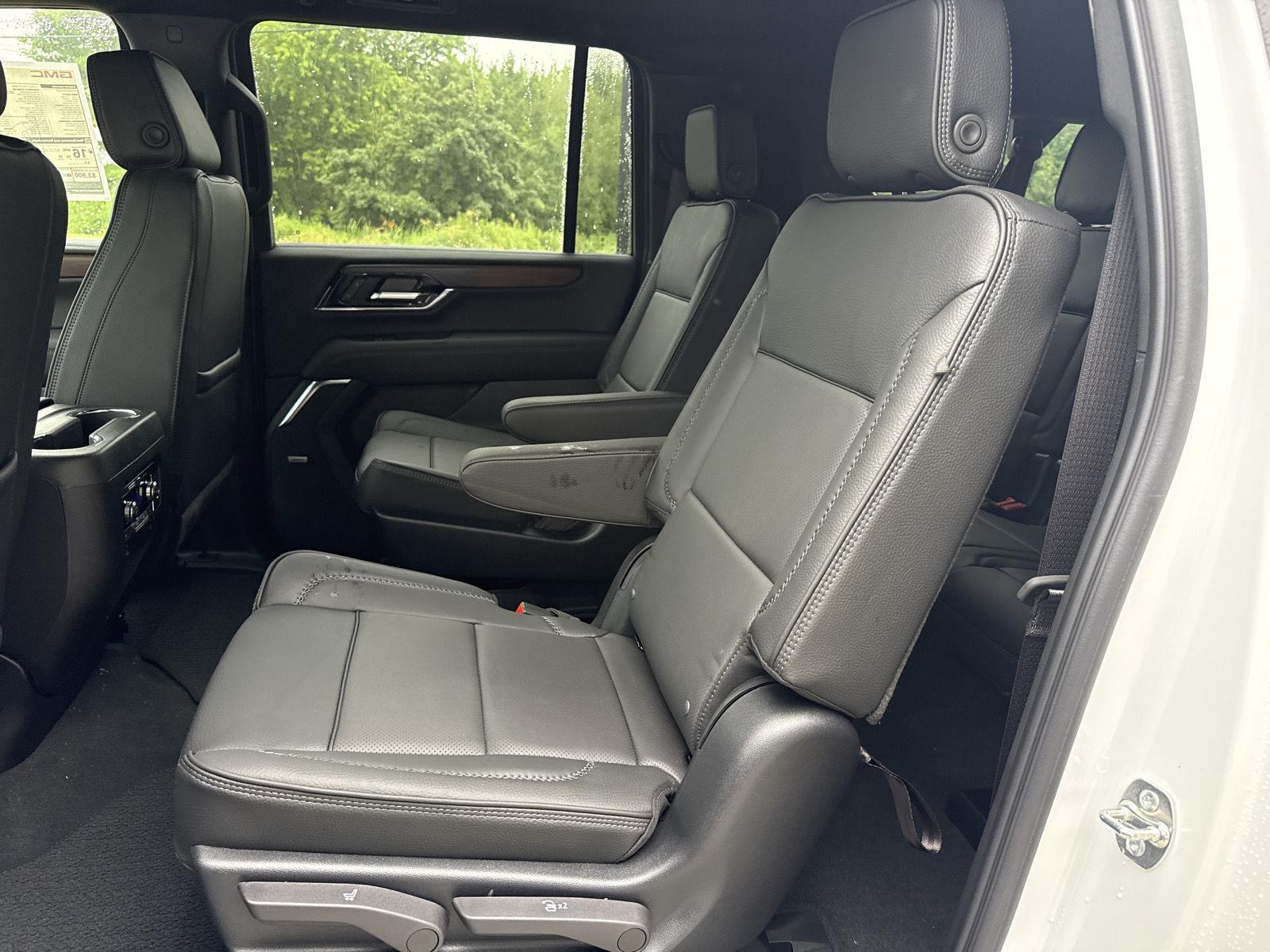 2026 GMC Yukon XL Denali - Photo 20