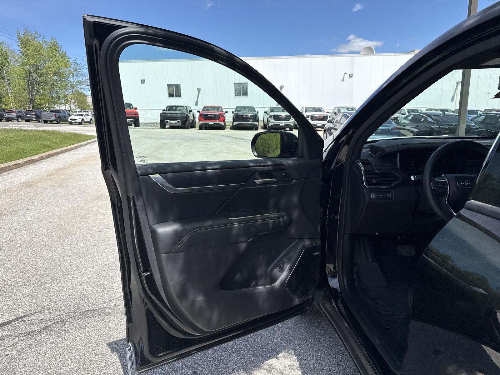 2026 GMC Acadia Elevation - Photo 14