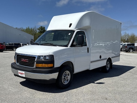 2025 GMC Savana Cutaway 3500 1WT Truck