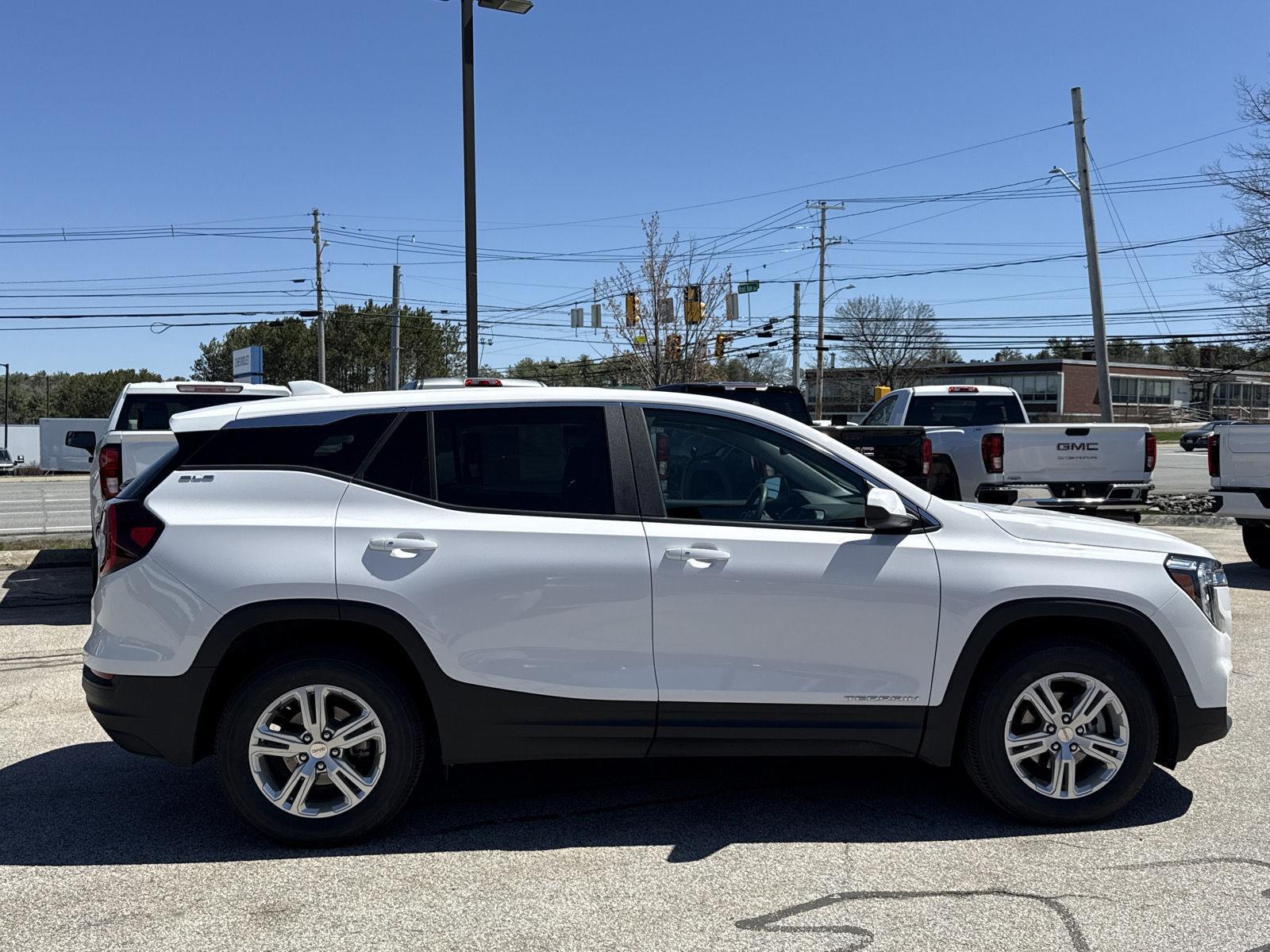 2022 Gmc Terrain SLE photo 3
