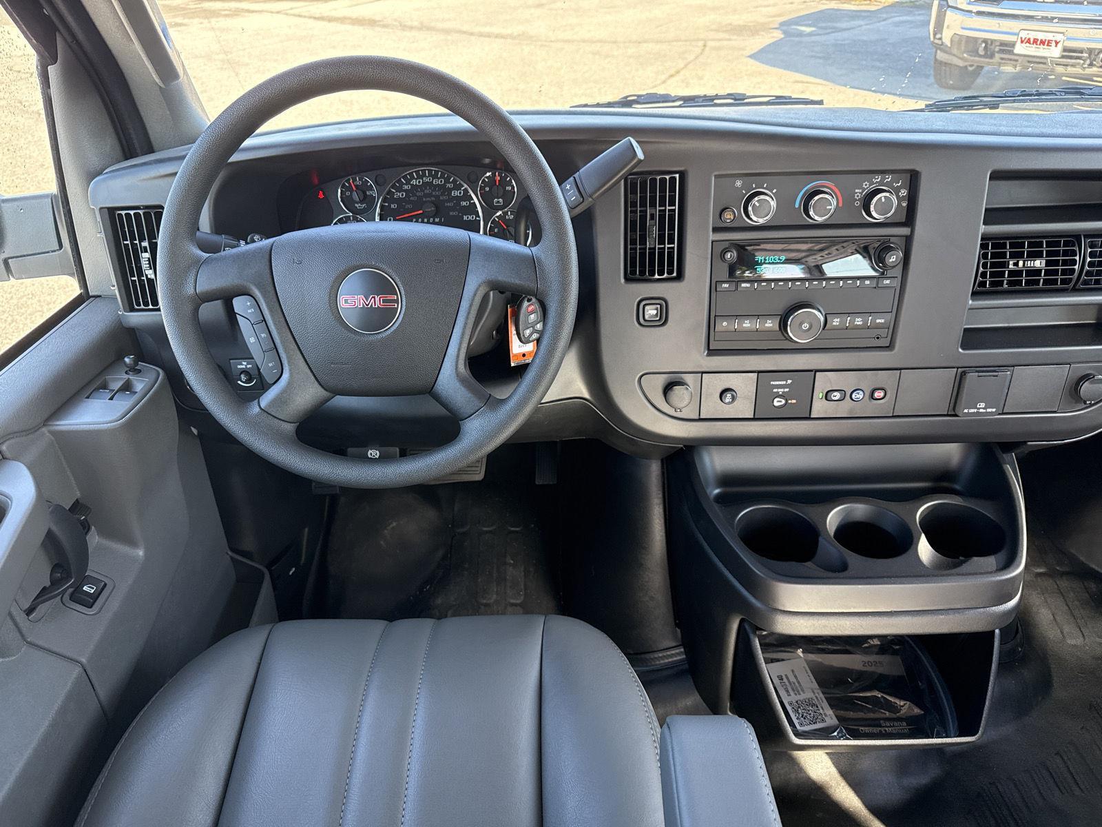 2025 GMC Savana Cargo Work Van - Photo 19