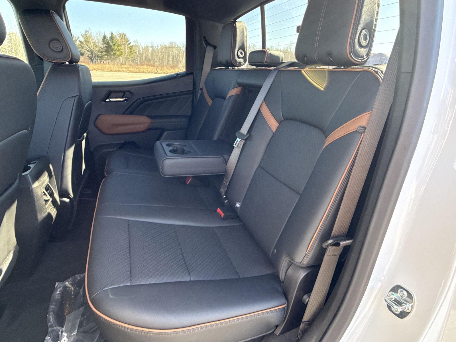 2026 GMC Canyon AT4 - Photo 17