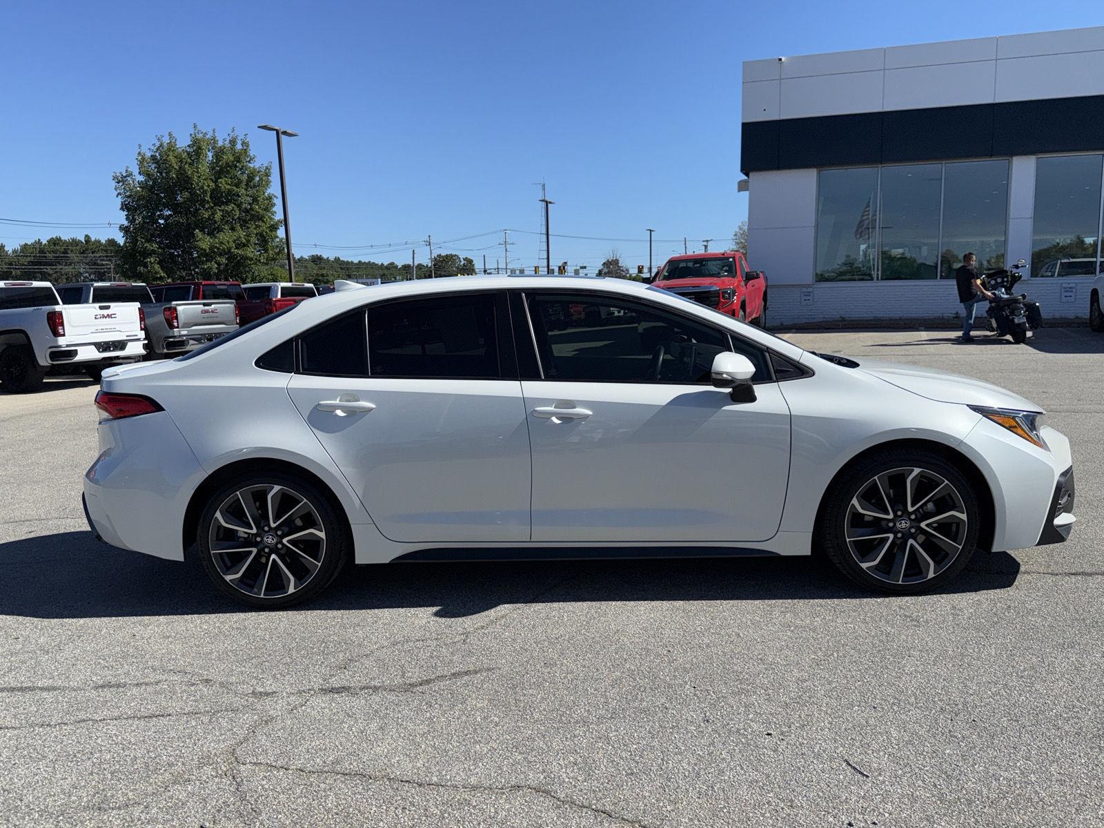 2020 Toyota Corolla SE photo 4