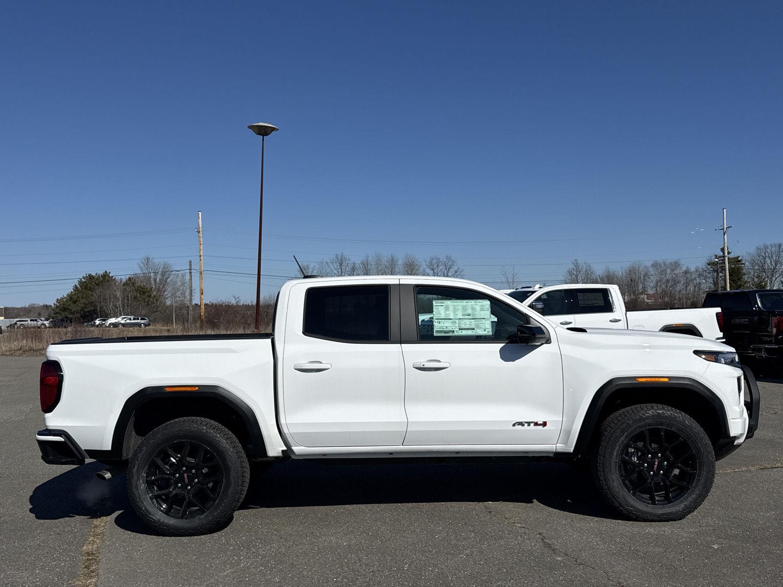 2026 GMC Canyon AT4 - Photo 10
