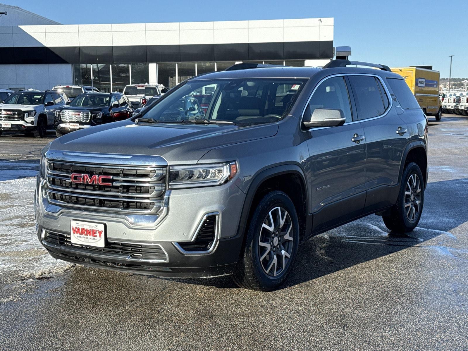 2023 GMC Acadia SLE's photo
