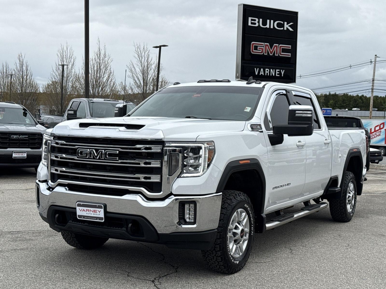 2023 GMC Sierra 4WD Crew Cab Standard Box SLE's photo