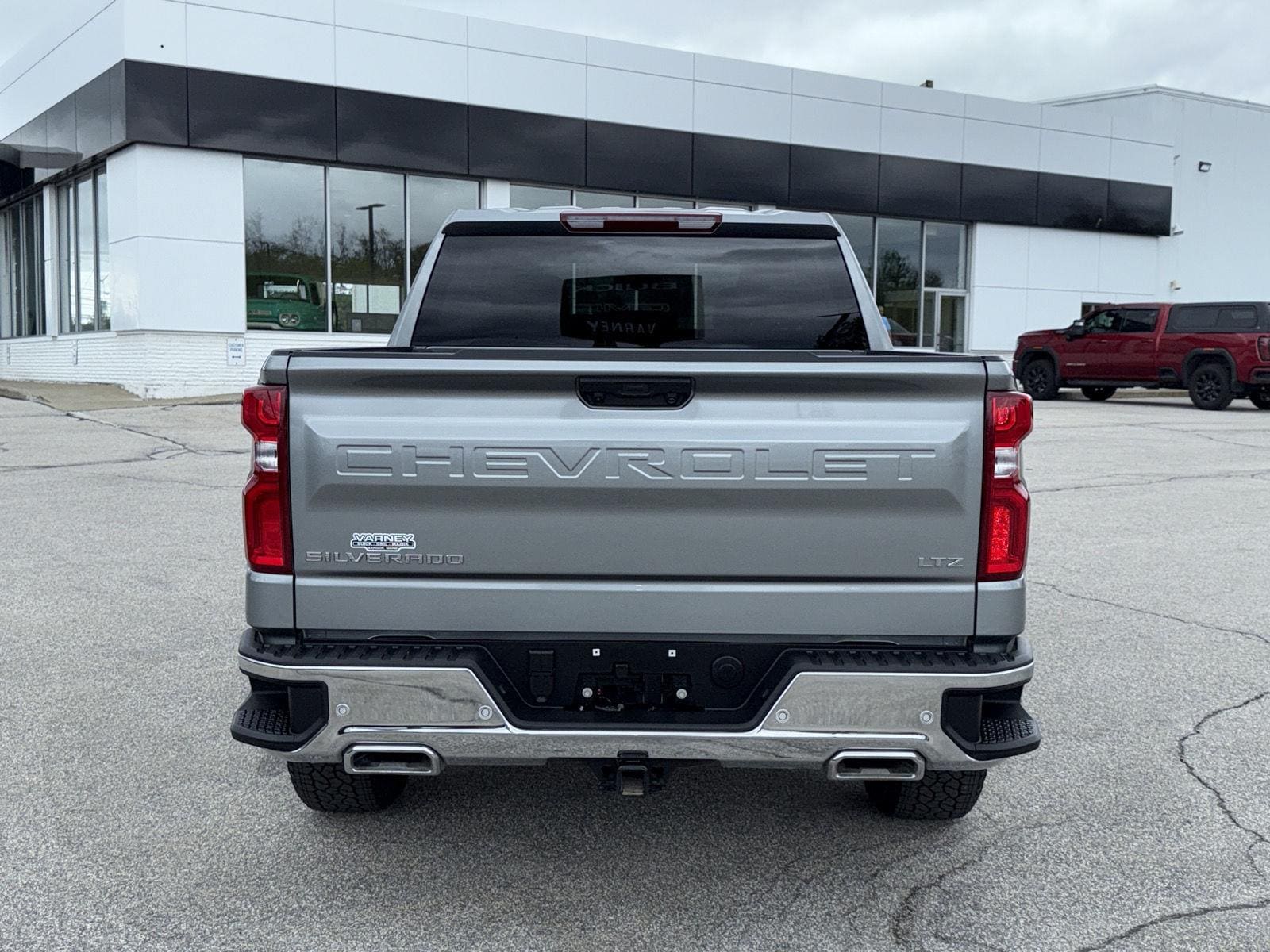 2025 Chevrolet Silverado 1500 LTZ - Photo 9