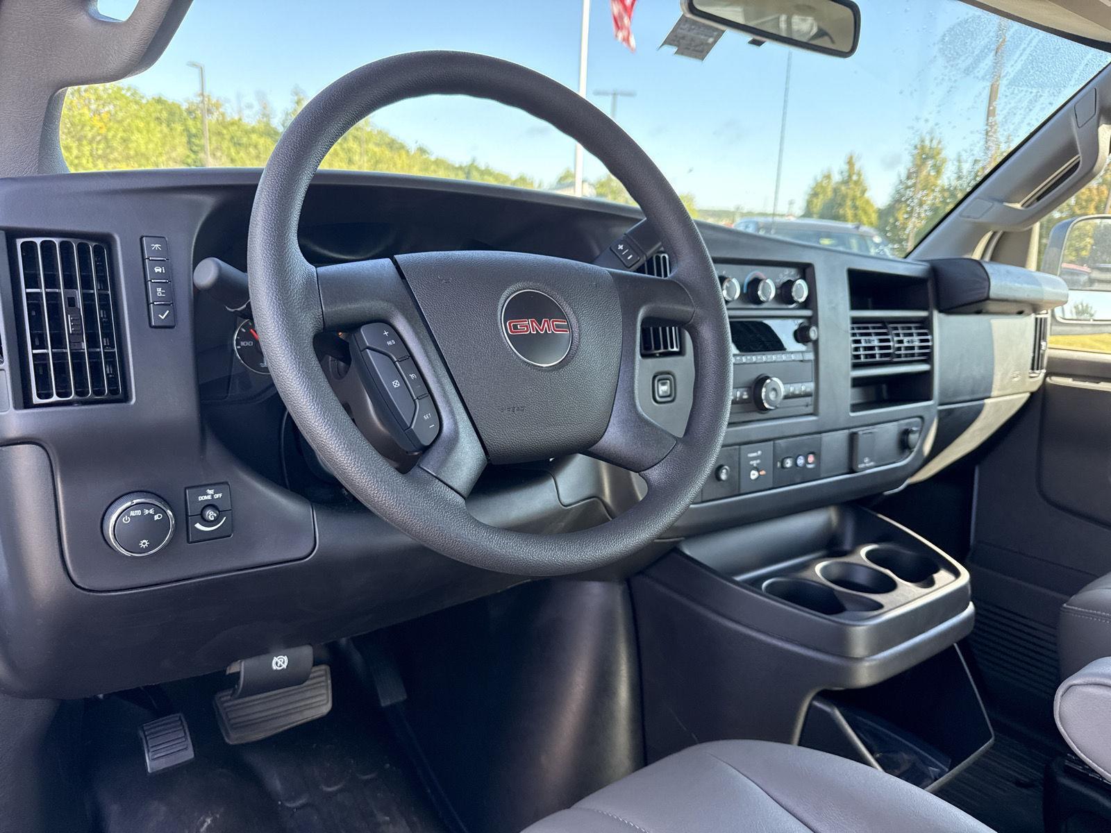 2025 GMC Savana Cargo Work Van - Photo 22