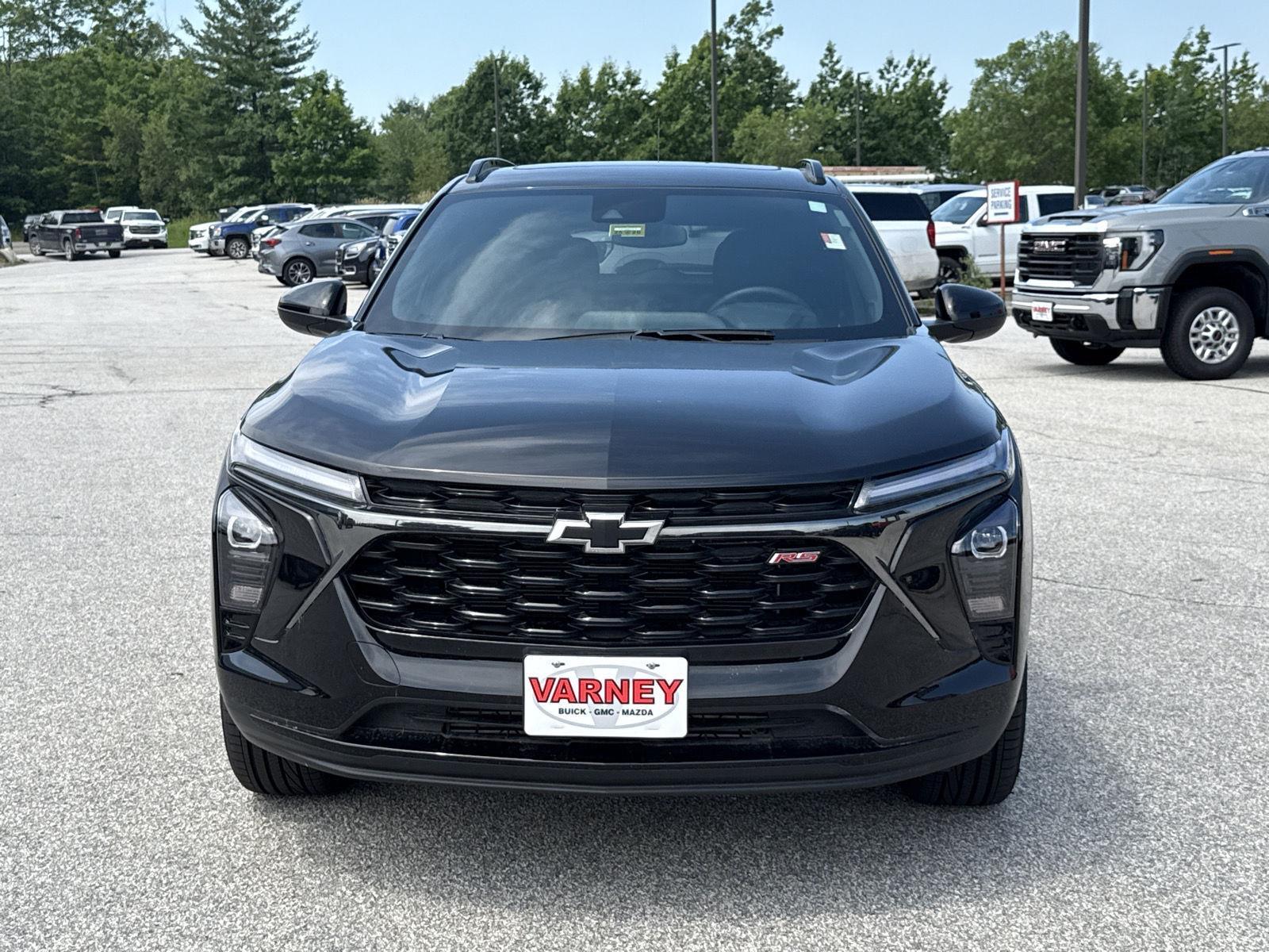 2025 Chevrolet Trax photo 2