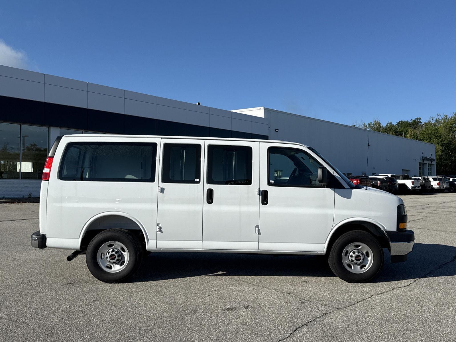 2025 GMC Savana Cargo Work Van - Photo 13
